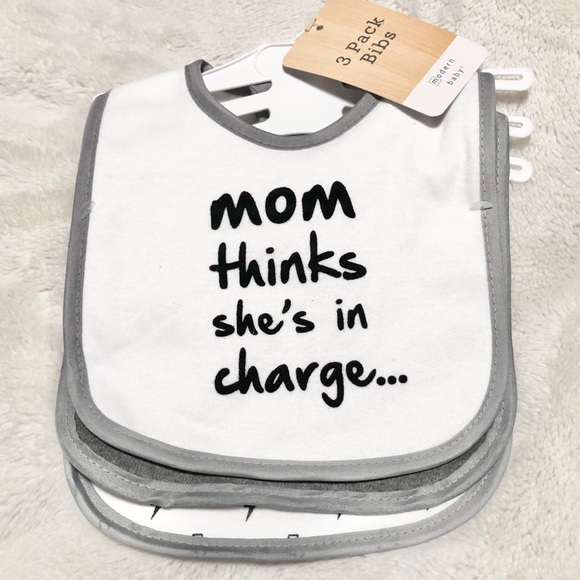 🆕3pk Reversible Baby Bibs MOM THINKS SHE’S IN CHARGE - Picture 2 of 5